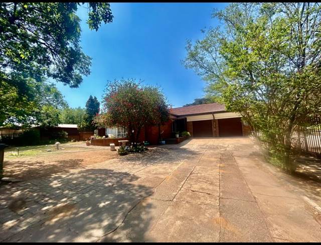 4 BEDROOM HOUSE FOR SALE IN VANDERBIJLPARK CW 5
